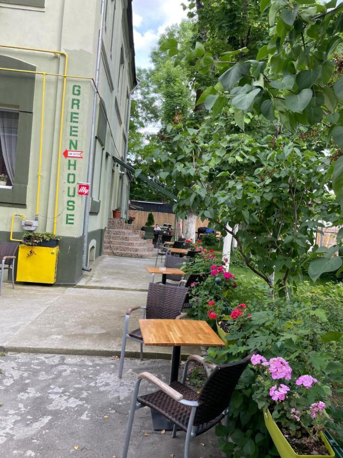 Green House Бухарест Экстерьер фото